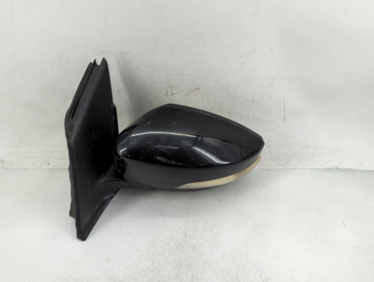 2017-2019 Ford Escape Driver Side View Mirror - Left Door Mirror OEM Used - Oemusedautoparts1.com