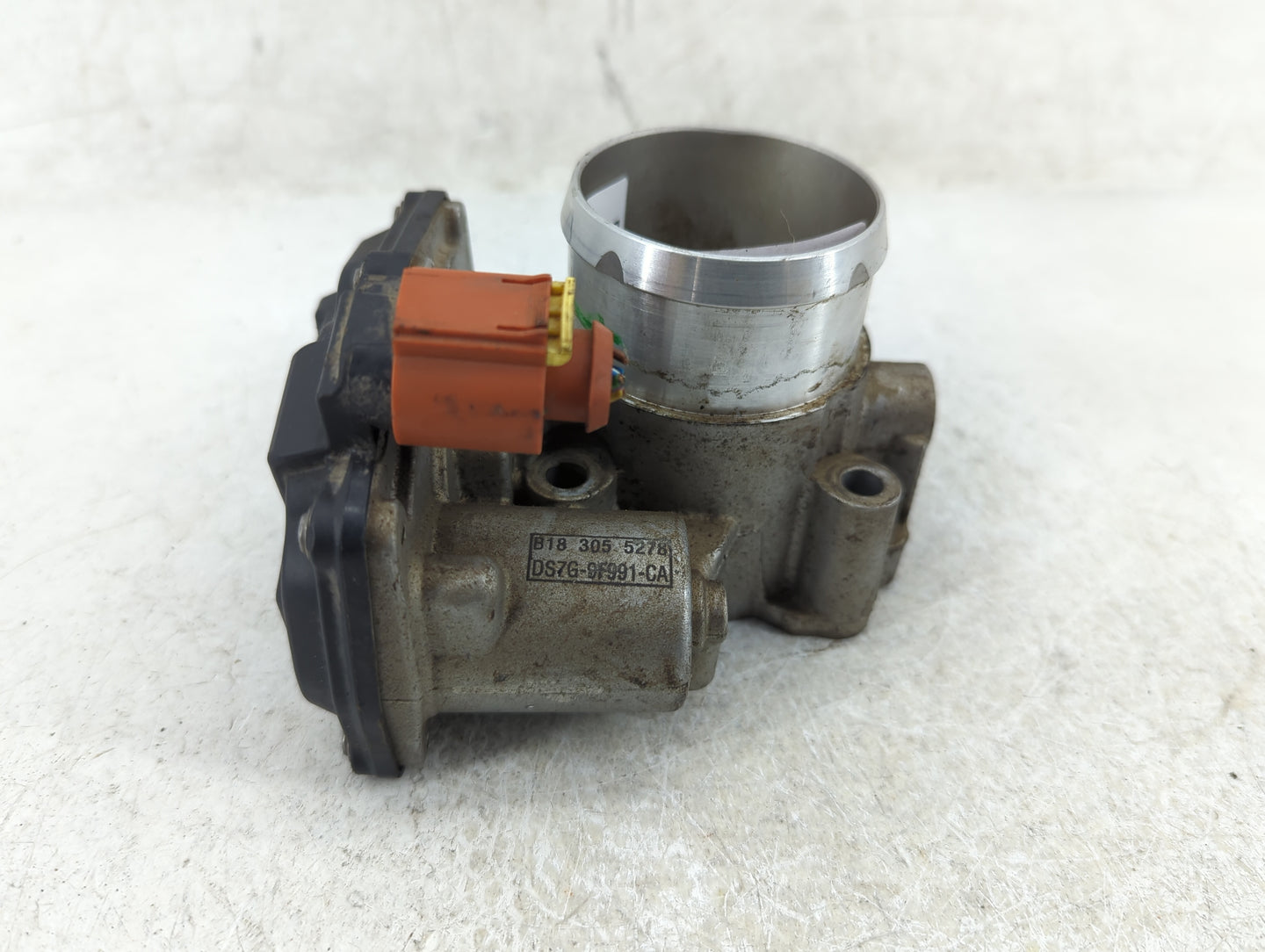 2017-2019 Ford Escape Throttle Body P/N:DS7G-9F991-CA Fits Fits 2014 2015 2016 2017 2018 2019 2020 OEM Used Auto Parts - Oem