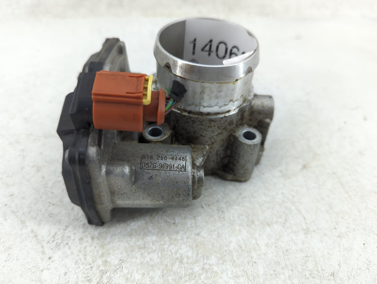 2017-2019 Ford Escape Throttle Body P/N:DS7G-9F991-CA Fits Fits 2014 2015 2016 2017 2018 2019 2020 OEM Used Auto Parts - Oem