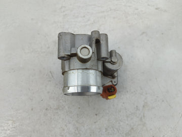 2017-2019 Ford Escape Throttle Body P/N:DS7G-9F991-CA Fits Fits 2014 2015 2016 2017 2018 2019 2020 OEM Used Auto Parts