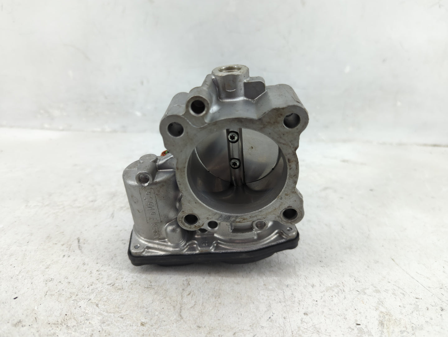 2017-2019 Ford Escape Throttle Body P/N:DS7G-9F991-CA Fits Fits 2014 2015 2016 2017 2018 2019 2020 OEM Used Auto Parts - Oem