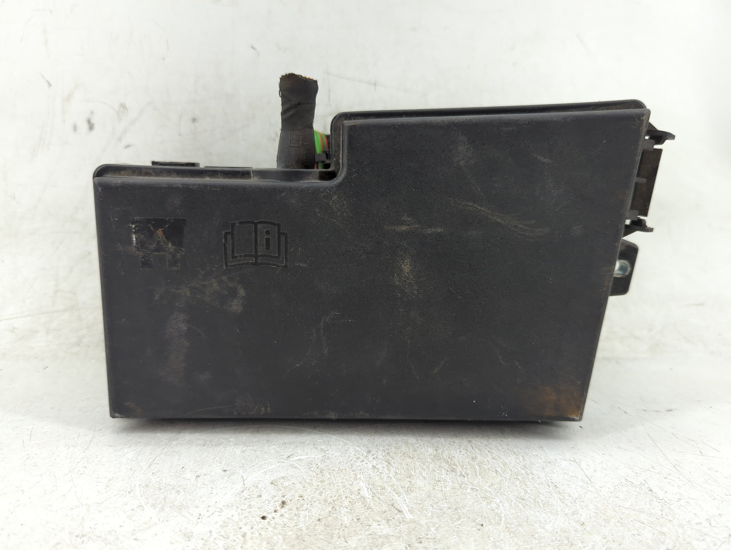 2019 Ford Escape Fusebox Fuse Box Panel Relay Module P/N:AV6T-14A142-AB Fits OEM Used Auto Parts - Oemusedautoparts1.com