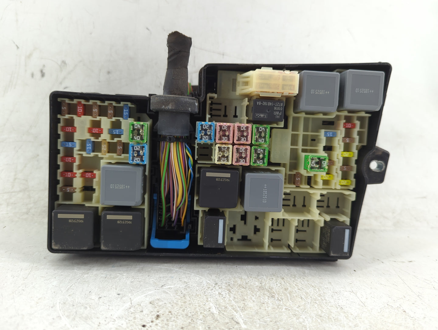 2019 Ford Escape Fusebox Fuse Box Panel Relay Module P/N:AV6T-14A142-AB Fits OEM Used Auto Parts - Oemusedautoparts1.com