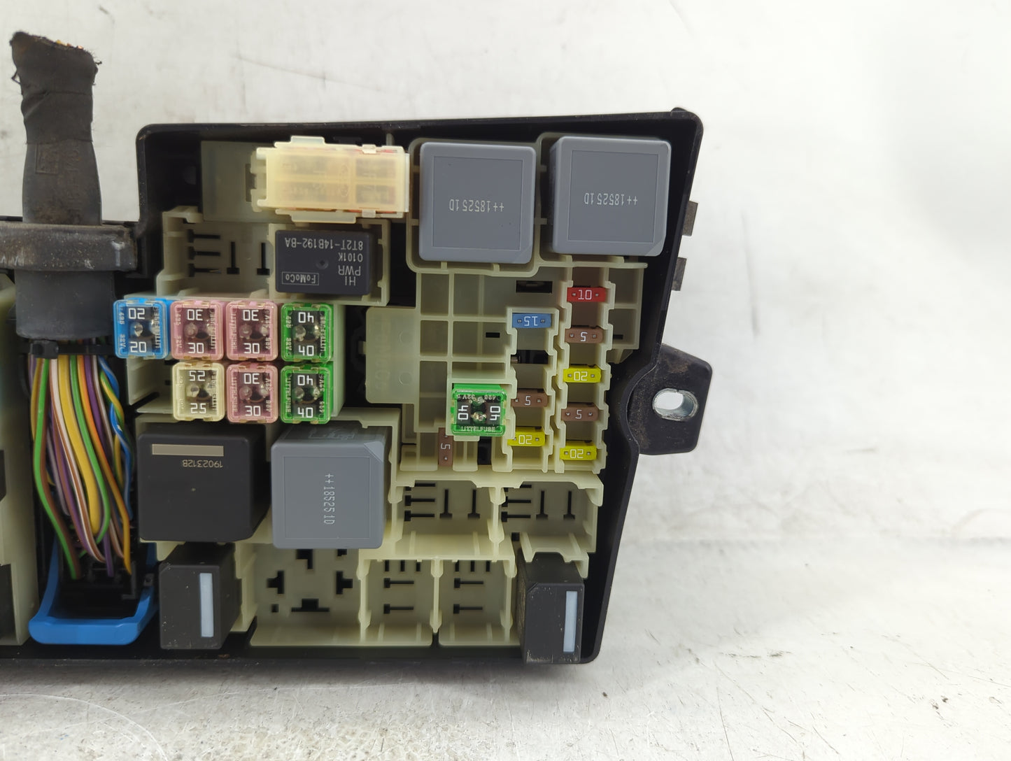 2019 Ford Escape Fusebox Fuse Box Panel Relay Module P/N:AV6T-14A142-AB Fits OEM Used Auto Parts - Oemusedautoparts1.com