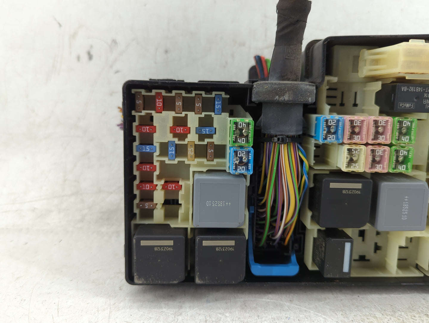 2019 Ford Escape Fusebox Fuse Box Panel Relay Module P/N:AV6T-14A142-AB Fits OEM Used Auto Parts - Oemusedautoparts1.com