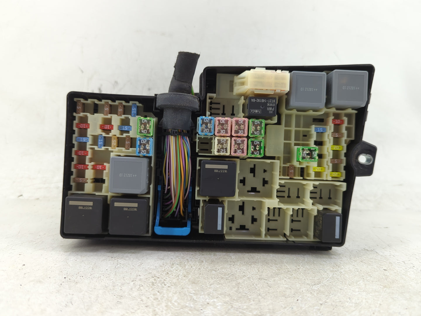2019 Ford Escape Fusebox Fuse Box Panel Relay Module P/N:19646 000 002 21090 000 001, GJ7T-14A076-CA, AV6T-14A067-AD Fits OE