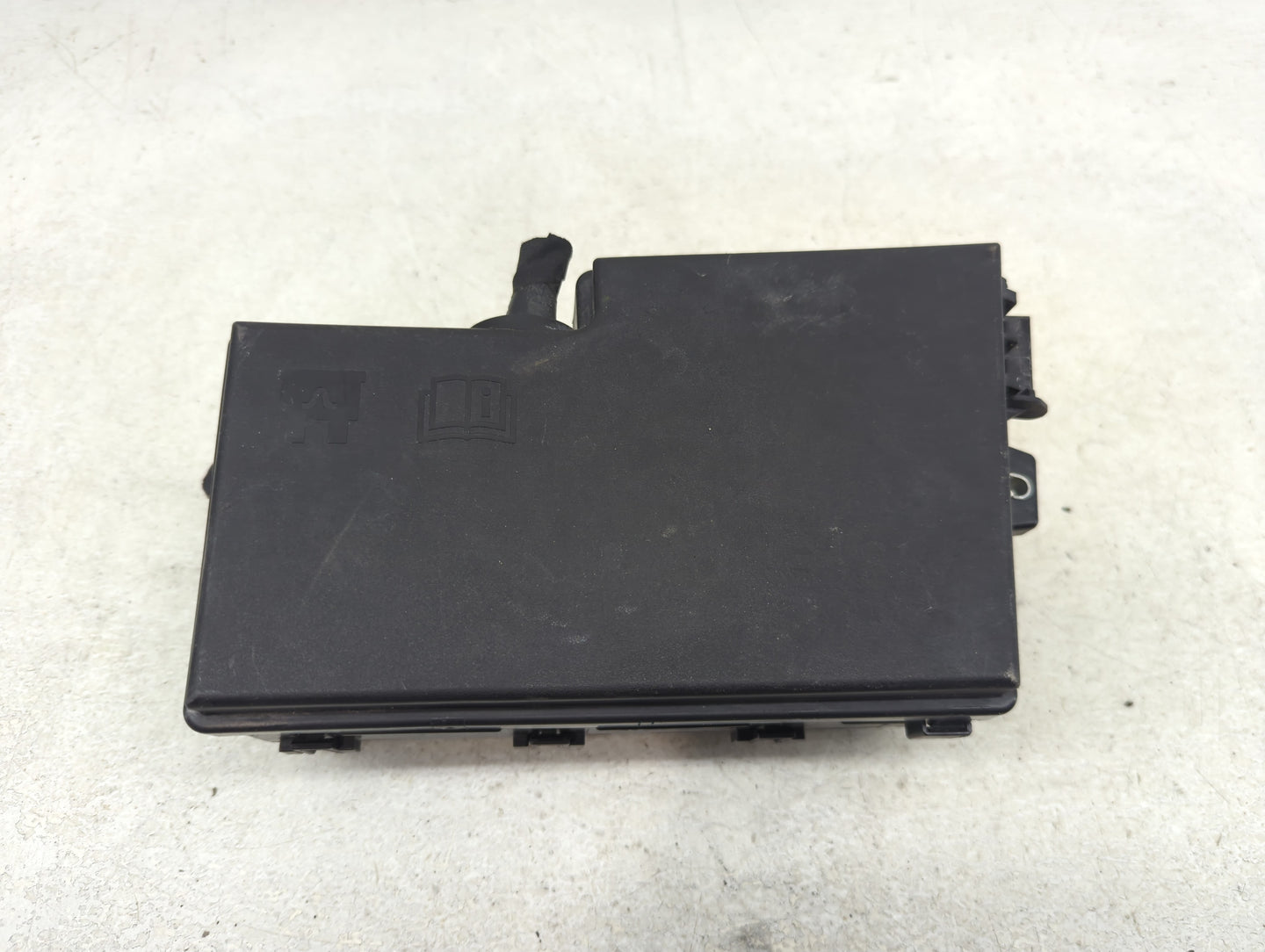 2019 Ford Escape Fusebox Fuse Box Panel Relay Module P/N:GJ7T-14A076-CA 19648 000 002, 21090 000 001, AV6T-14A142-AB Fits OE