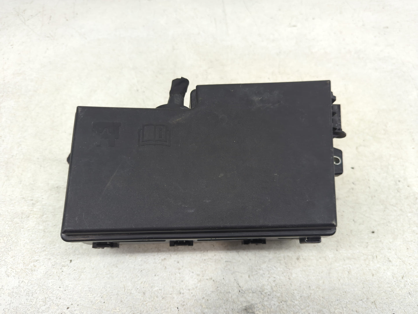 2019 Ford Escape Fusebox Fuse Box Panel Relay Module P/N:GJ7T-14A076-CA 19648 000 002, 21090 000 001, AV6T-14A142-AB Fits OE