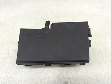 2019 Ford Escape Fusebox Fuse Box Panel Relay Module P/N:GJ7T-14A076-CA 19648 000 002, 21090 000 001, AV6T-14A142-AB Fits OE
