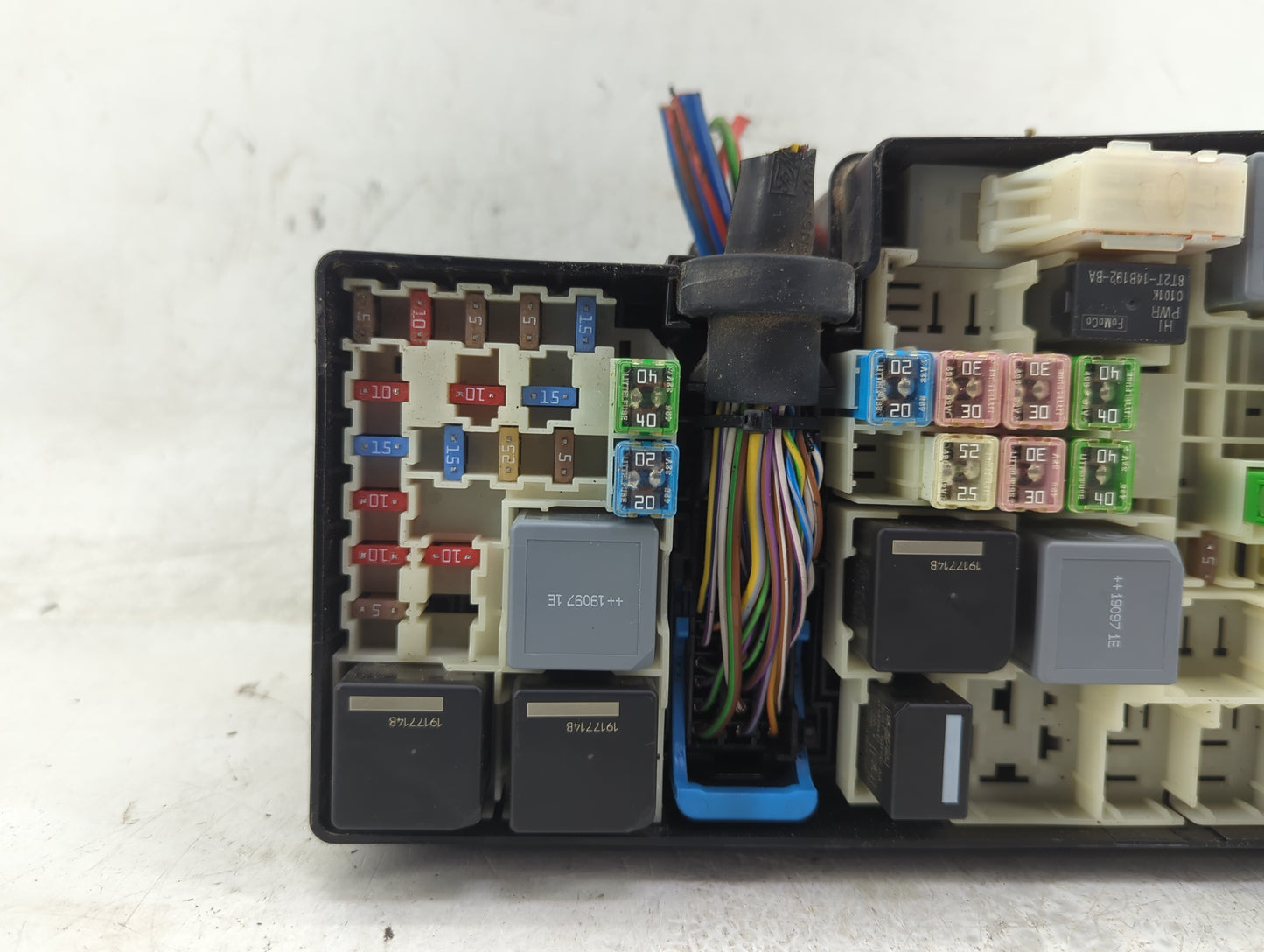 2019 Ford Escape Fusebox Fuse Box Panel Relay Module P/N:GJ7T-14A076-CA 19648 000 002, 21090 000 001 Fits OEM Used Auto Part