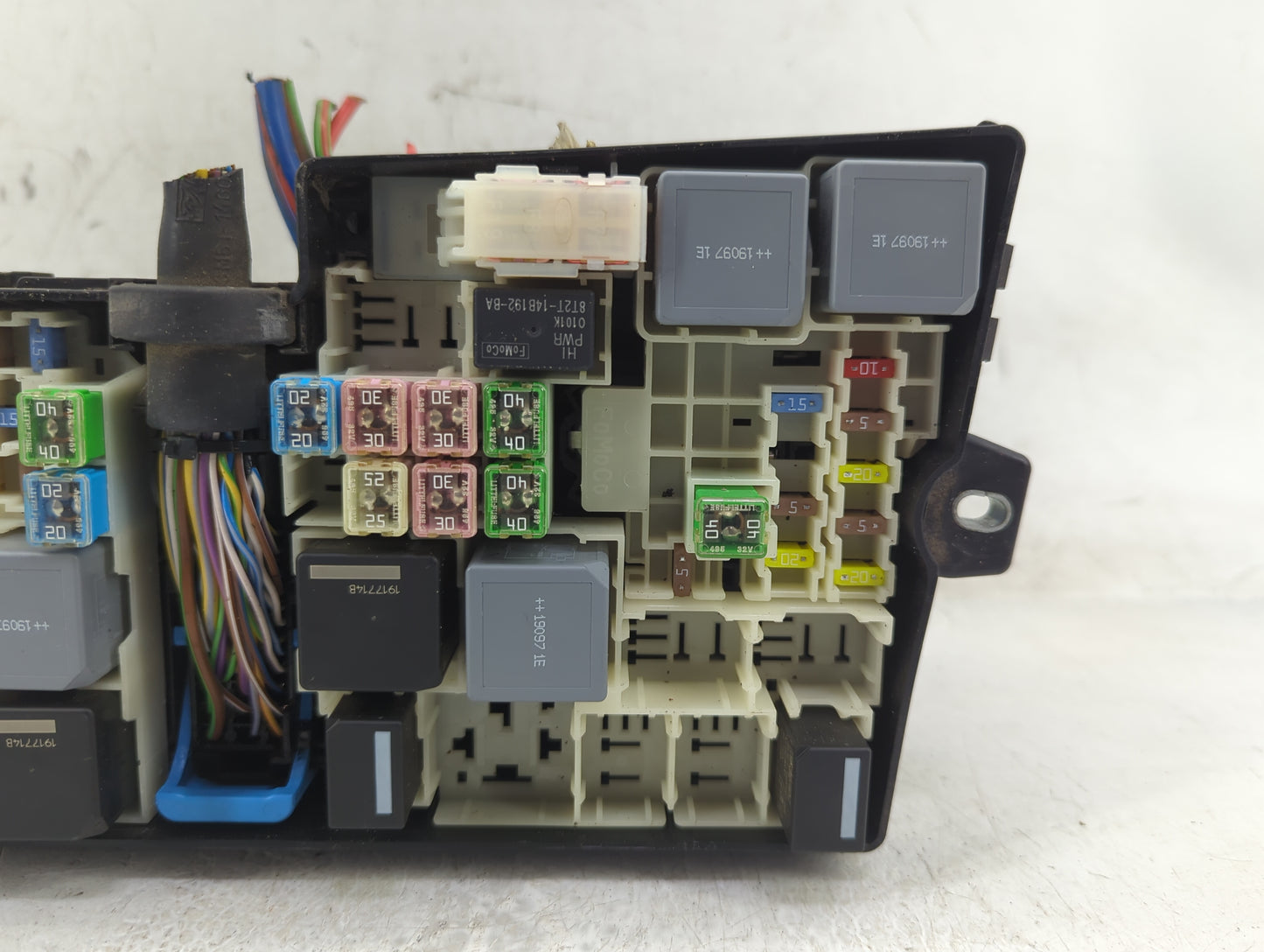 2019 Ford Escape Fusebox Fuse Box Panel Relay Module P/N:GJ7T-14A076-CA 19648 000 002, 21090 000 001 Fits OEM Used Auto Part