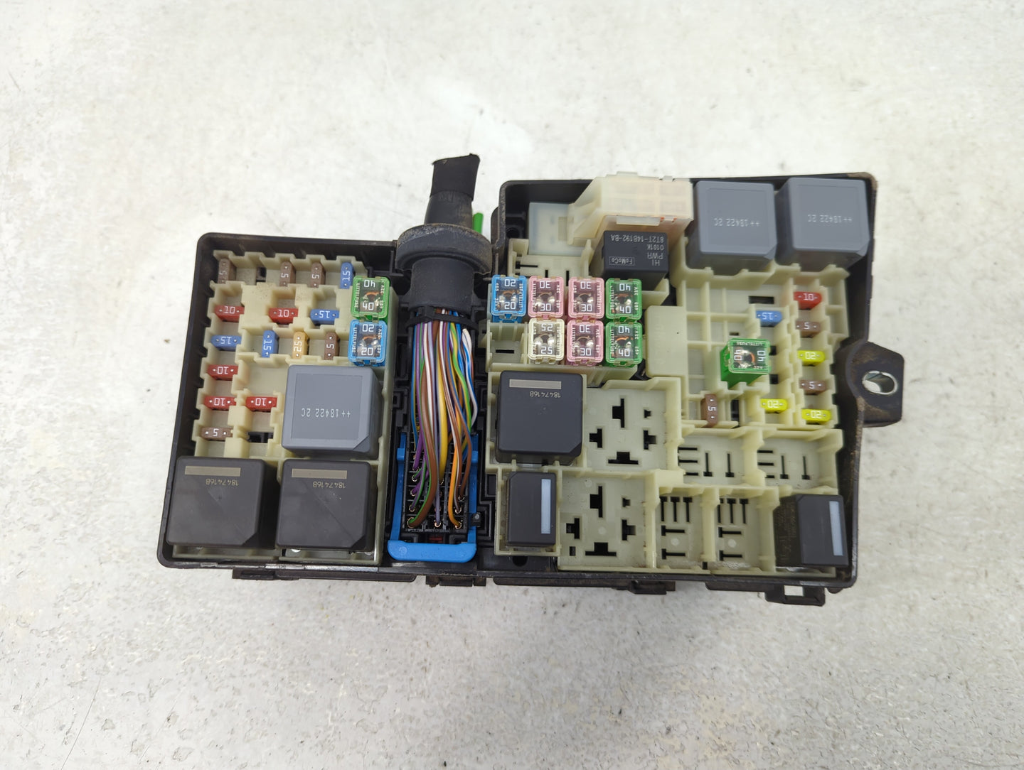 2019 Ford Escape Fusebox Fuse Box Panel Relay Module P/N:AV6T-14A142-AB Fits OEM Used Auto Parts - Oemusedautoparts1.com