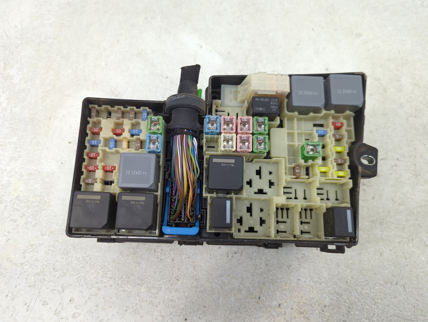 2019 Ford Escape Fusebox Fuse Box Panel Relay Module P/N:AV6T-14A142-AB Fits OEM Used Auto Parts - Oemusedautoparts1.com