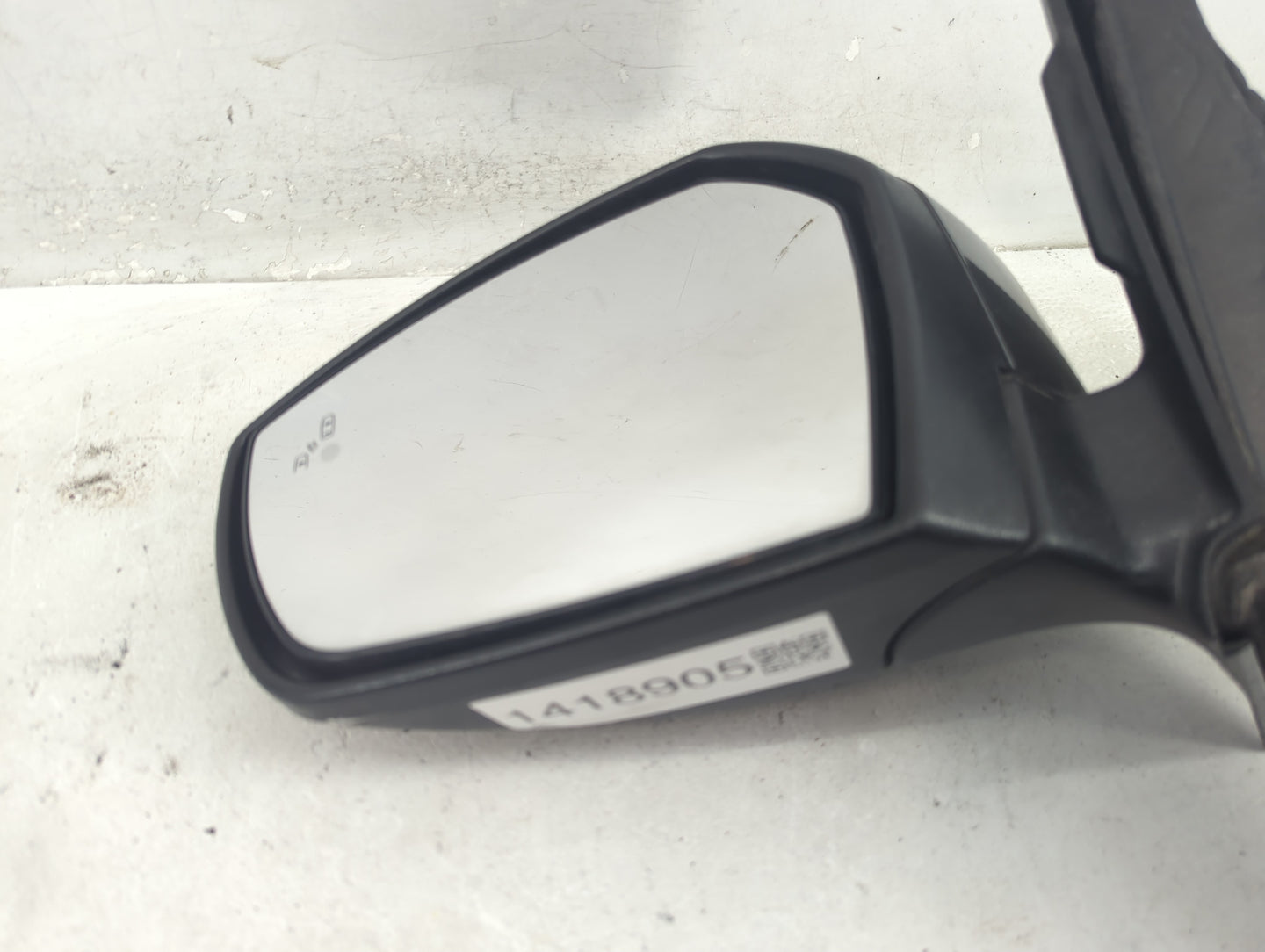2017-2019 Ford Escape Driver Side View Mirror - Left Door Mirror OEM Used - Oemusedautoparts1.com