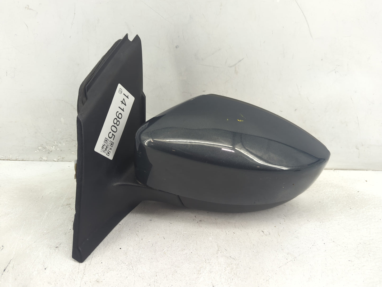 2017-2019 Ford Escape Driver Side View Mirror - Left Door Mirror OEM Used - Oemusedautoparts1.com