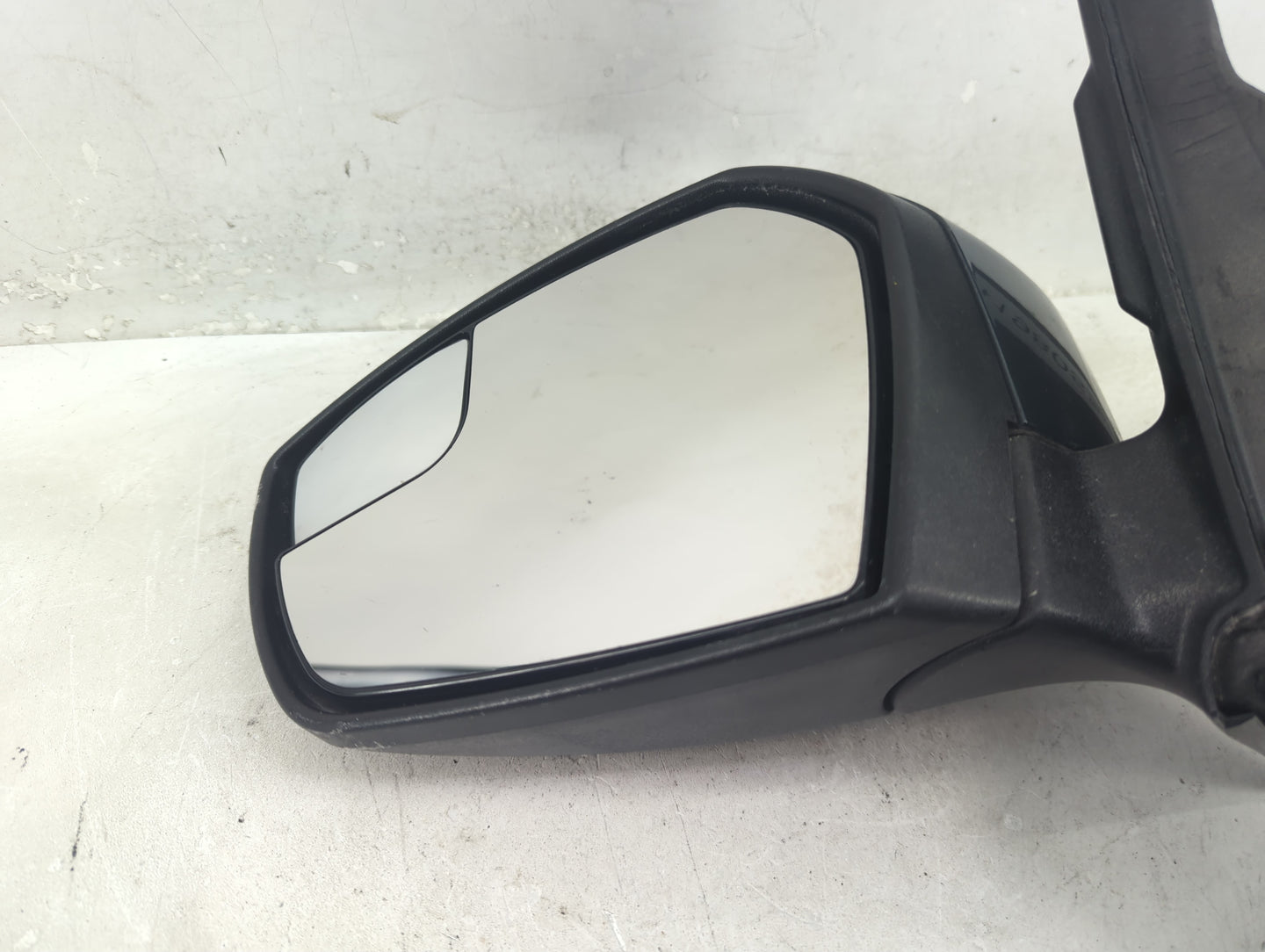 2017-2019 Ford Escape Driver Side View Mirror - Left Door Mirror OEM Used - Oemusedautoparts1.com
