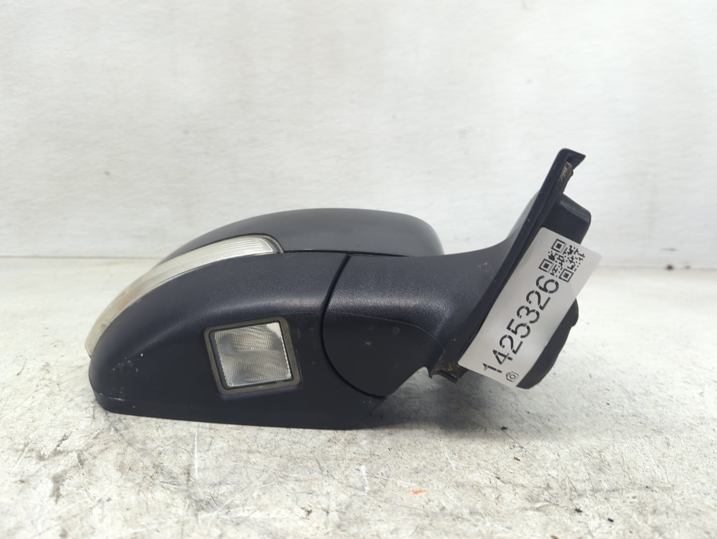 2018-2019 Ford Escape Passenger Side View Mirror - Right Door Mirror OEM Used - Oemusedautoparts1.com