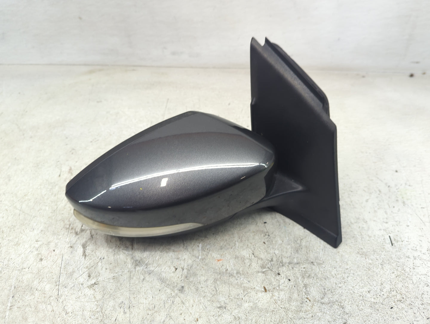2018-2019 Ford Escape Passenger Side View Mirror - Right Door Mirror OEM Used - Oemusedautoparts1.com