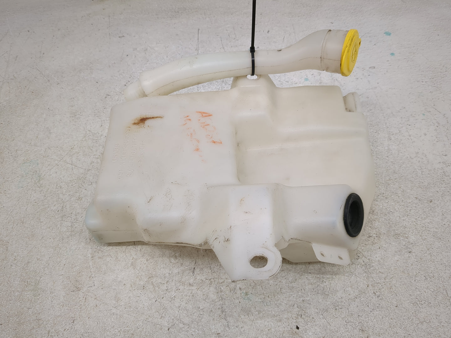 2015-2019 Ford Escape Windshield Washer Fluid Reservoir Bottle Oem - Oemusedautoparts1.com