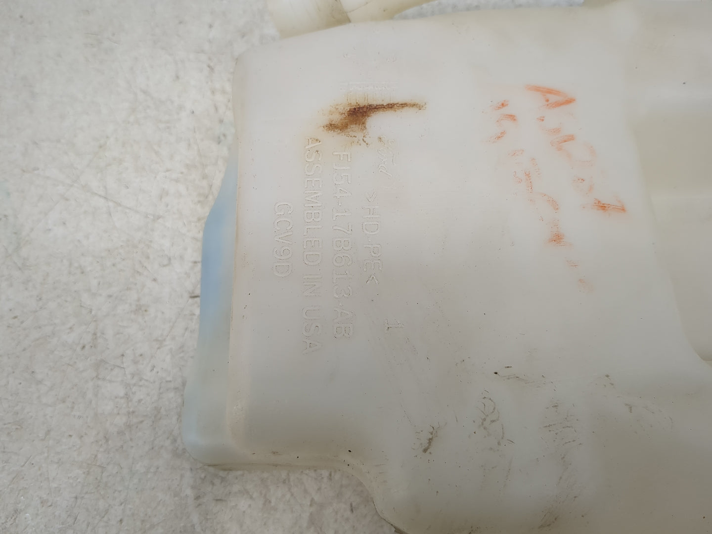 2015-2019 Ford Escape Windshield Washer Fluid Reservoir Bottle Oem - Oemusedautoparts1.com