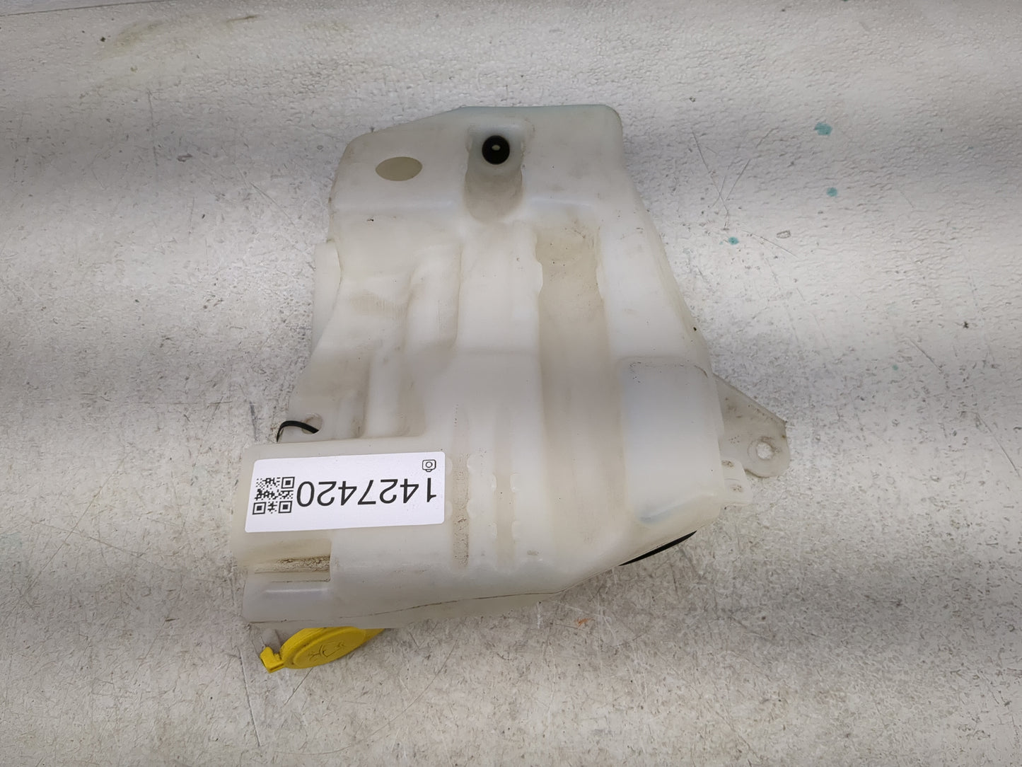 2015-2019 Ford Escape Windshield Washer Fluid Reservoir Bottle Oem - Oemusedautoparts1.com