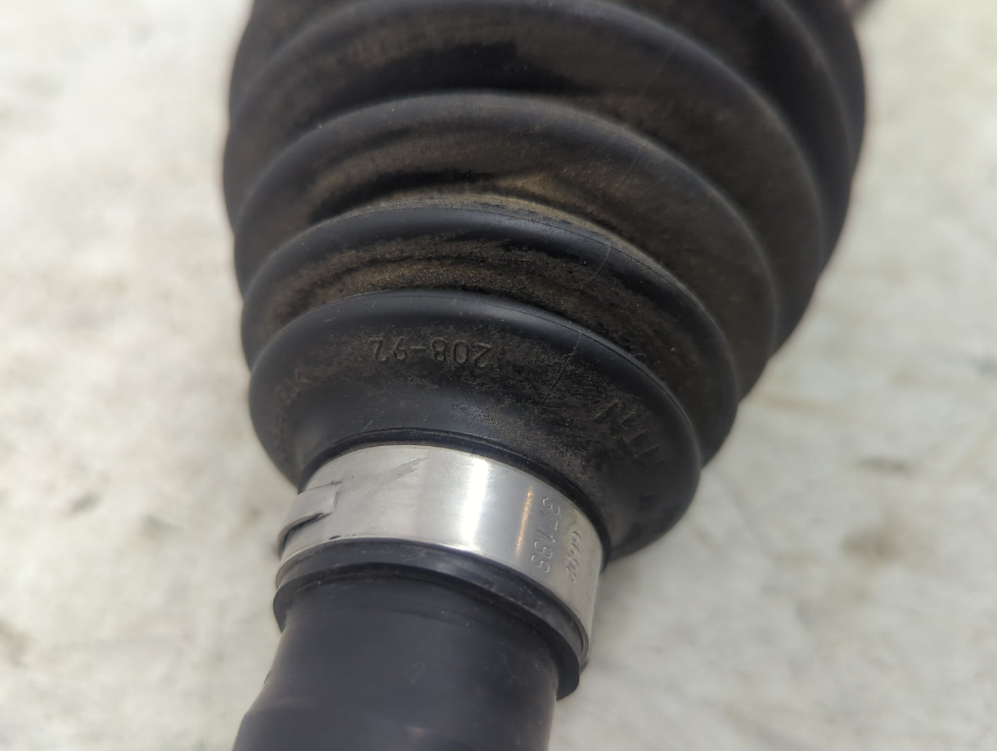 2019 Ford Escape Axle Shaft Front Driver Cv C/v - Oemusedautoparts1.com