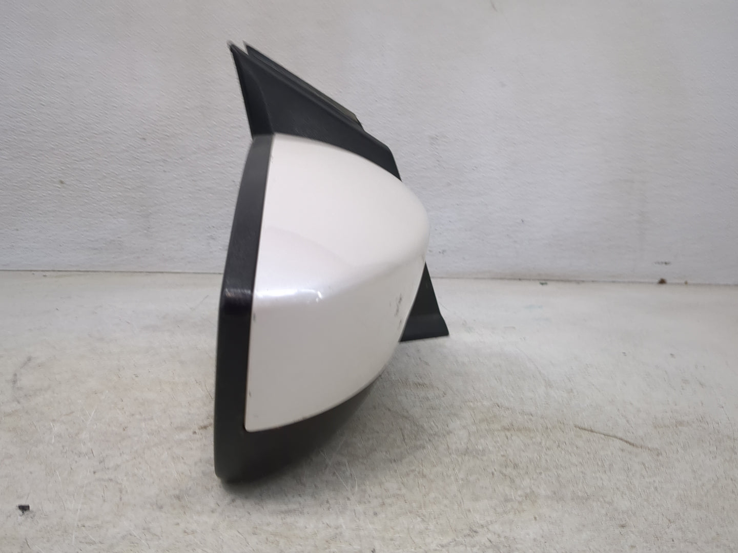 2017-2019 Ford Escape Passenger Side View Mirror - Right Door Mirror OEM Used - Oemusedautoparts1.com
