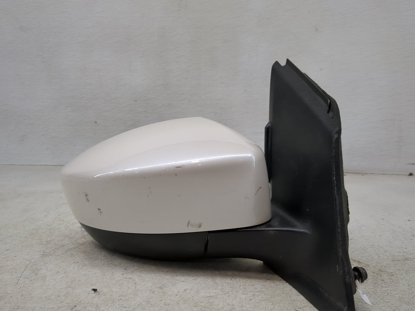 2017-2019 Ford Escape Passenger Side View Mirror - Right Door Mirror OEM Used - Oemusedautoparts1.com