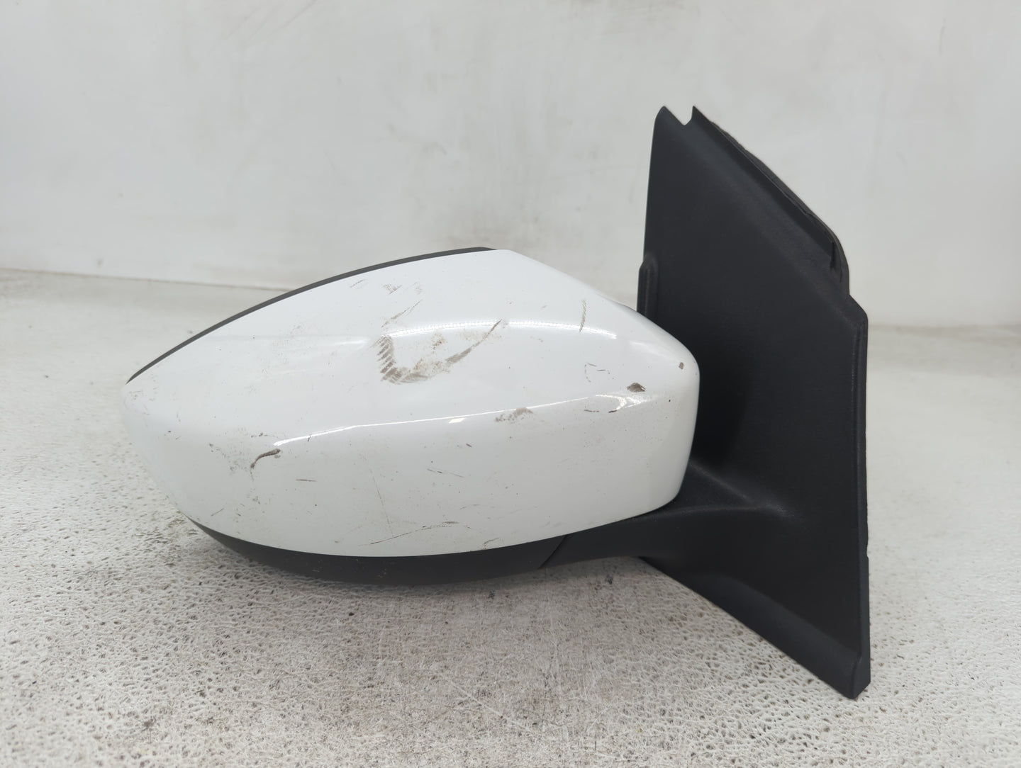2017-2019 Ford Escape Passenger Side View Mirror - Right Door Mirror OEM Used - Oemusedautoparts1.com