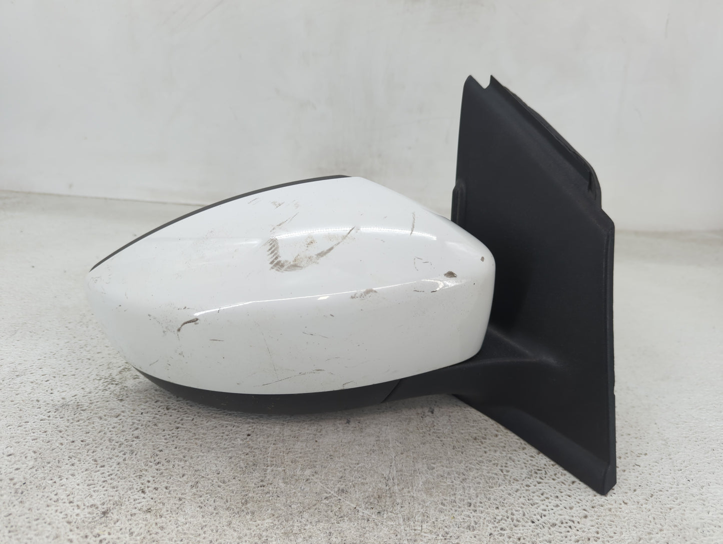 2017-2019 Ford Escape Passenger Side View Mirror - Right Door Mirror OEM Used - Oemusedautoparts1.com