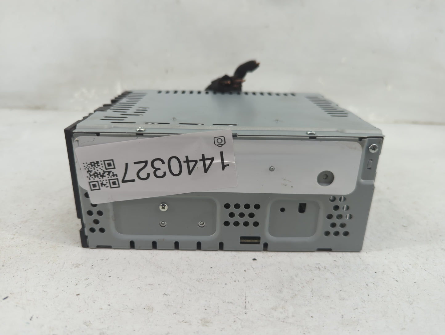 2015-2019 Ford Escape Radio AM FM Cd Player Receiver Replacement Fits Fits 2015 2016 2017 2018 2019 OEM Used Auto Parts - Oe