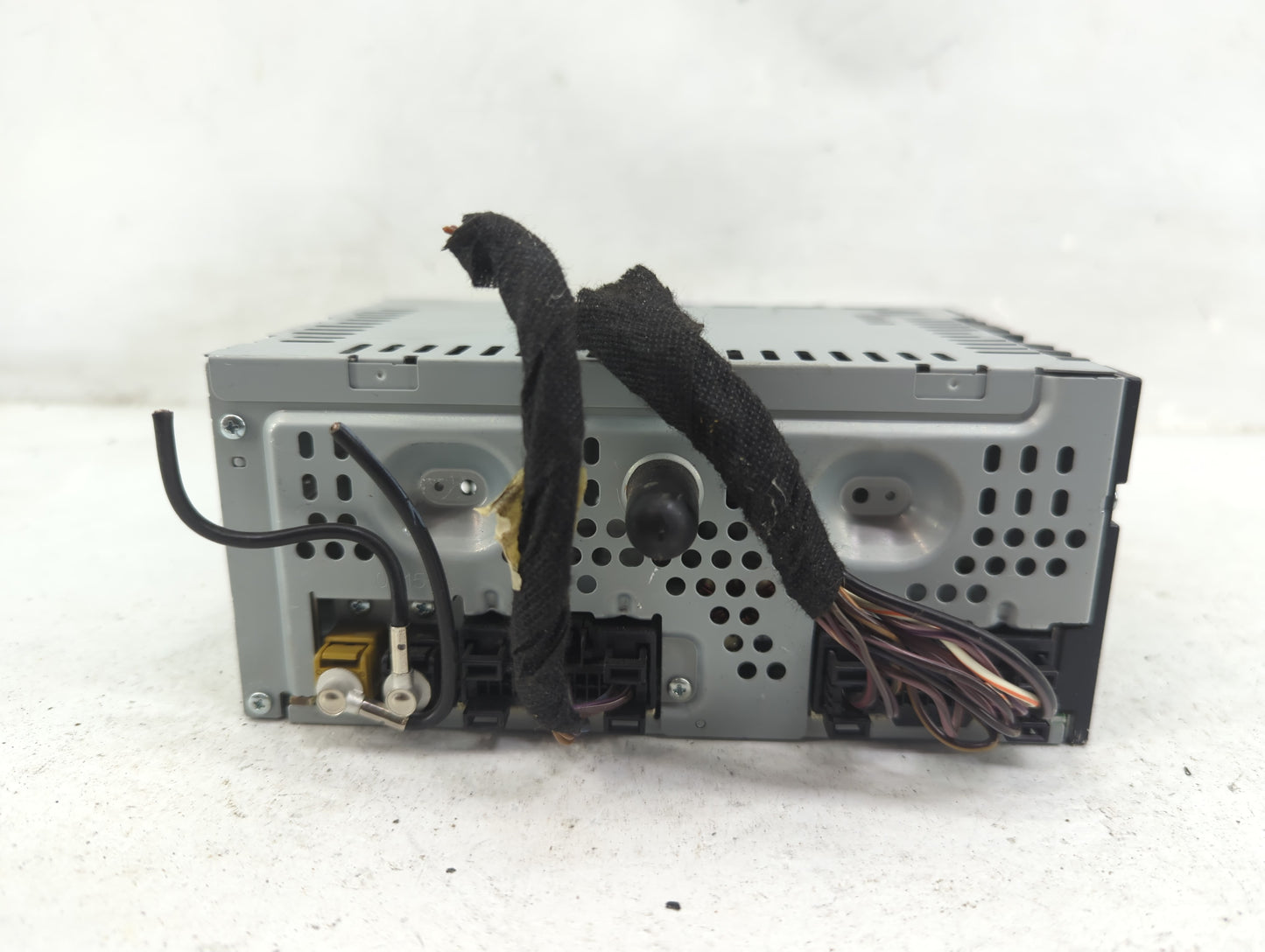 2015-2019 Ford Escape Radio AM FM Cd Player Receiver Replacement Fits Fits 2015 2016 2017 2018 2019 OEM Used Auto Parts - Oe