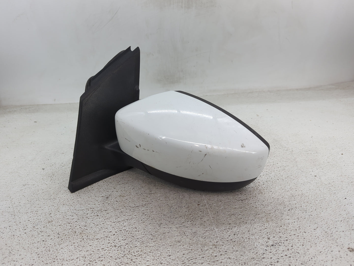 2017-2019 Ford Escape Driver Side View Mirror - Left Door Mirror OEM Used - Oemusedautoparts1.com
