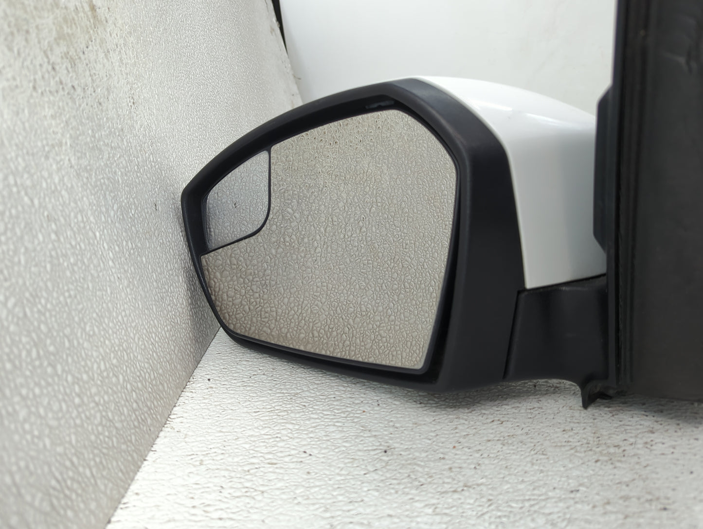 2017-2019 Ford Escape Driver Side View Mirror - Left Door Mirror OEM Used - Oemusedautoparts1.com