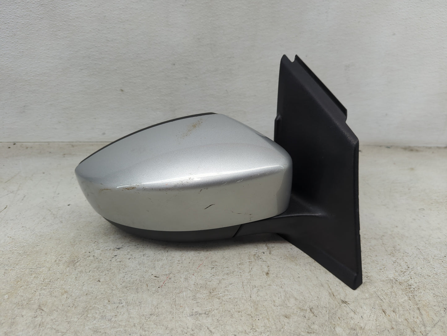 2017-2019 Ford Escape Passenger Side View Mirror - Right Door Mirror OEM Used - Oemusedautoparts1.com
