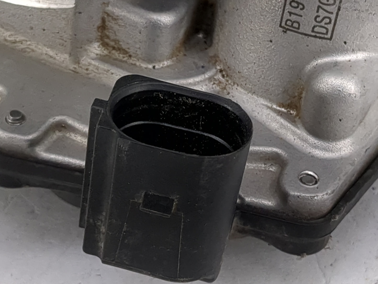 2017-2019 Ford Escape Throttle Body P/N:DS7G-9F991-CA Fits Fits 2014 2015 2016 2017 2018 2019 2020 OEM Used Auto Parts - Oem