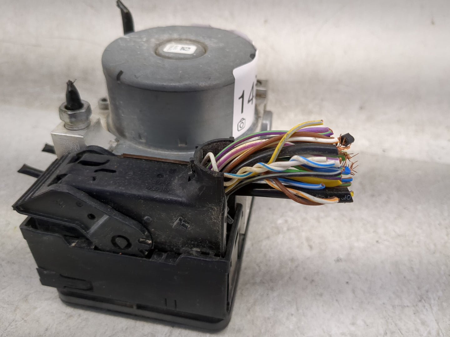 2017-2019 Ford Escape ABS Pump Control Module Replacement P/N:GV61-2C219-DJ Fits Fits 2017 2018 2019 OEM Used Auto Parts - O