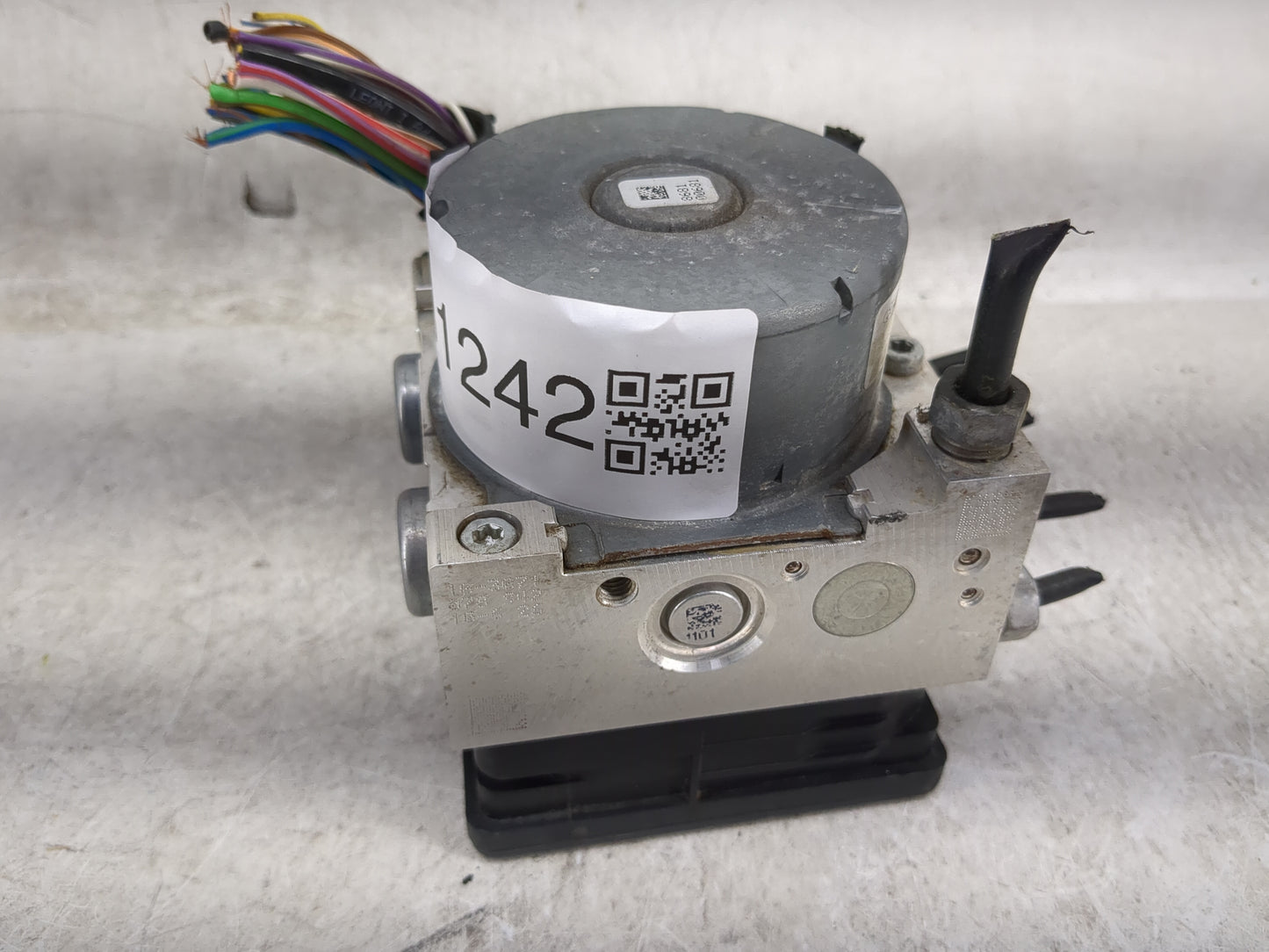 2017-2019 Ford Escape ABS Pump Control Module Replacement P/N:GV61-2C219-DJ Fits Fits 2017 2018 2019 OEM Used Auto Parts - O