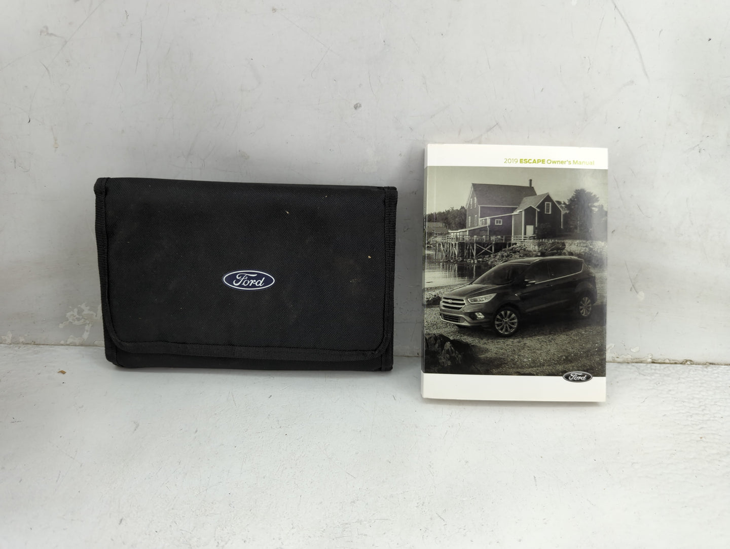 2019 Ford Escape Owners Manual Book Guide P/N:KJ5J19A321AA OEM Used Auto Parts - Oemusedautoparts1.com