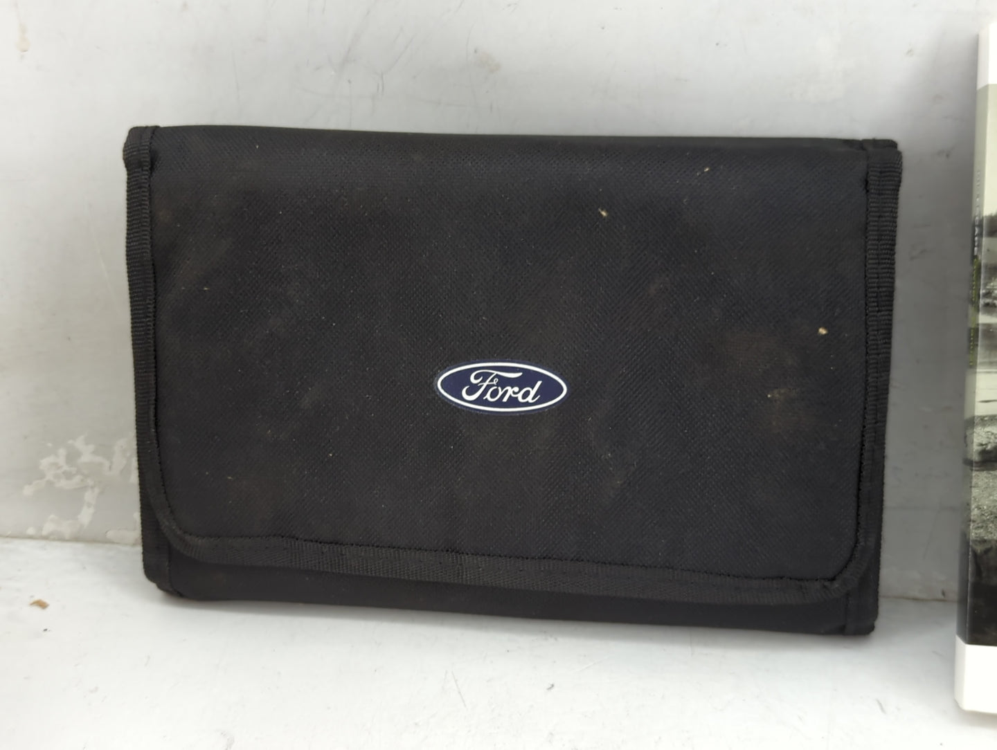 2019 Ford Escape Owners Manual Book Guide P/N:KJ5J19A321AA OEM Used Auto Parts - Oemusedautoparts1.com
