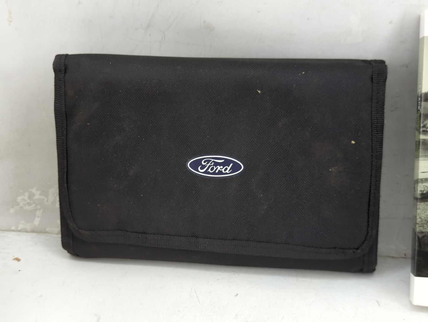 2019 Ford Escape Owners Manual Book Guide P/N:KJ5J19A321AA OEM Used Auto Parts - Oemusedautoparts1.com