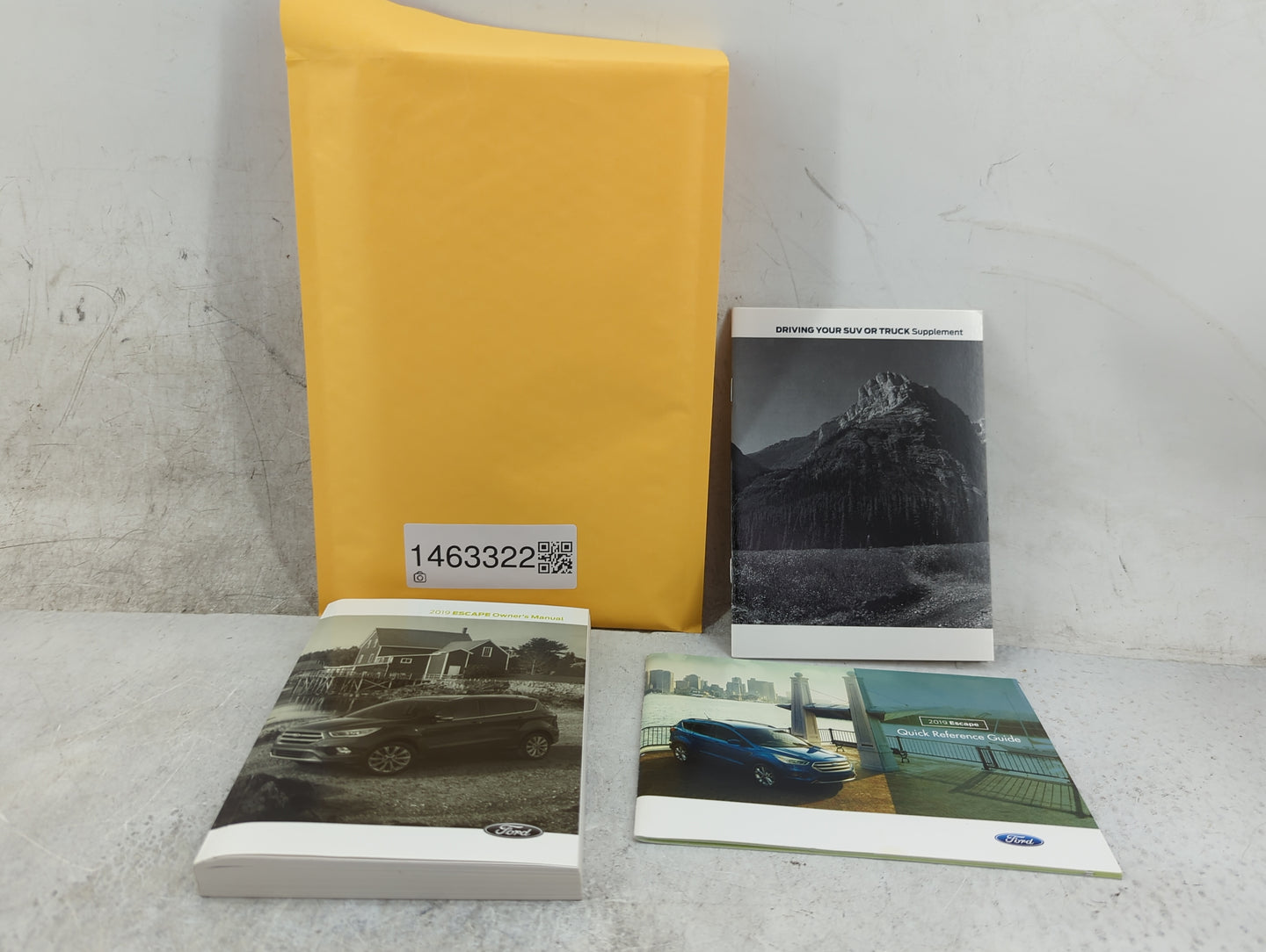 2019 Ford Escape Owners Manual Book Guide P/N:KJ5J19A321AB OEM Used Auto Parts - Oemusedautoparts1.com