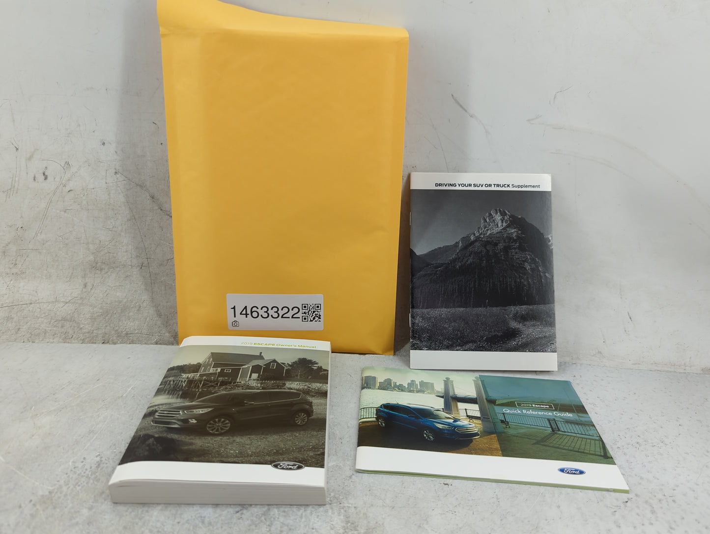 2019 Ford Escape Owners Manual Book Guide P/N:KJ5J19A321AB OEM Used Auto Parts - Oemusedautoparts1.com