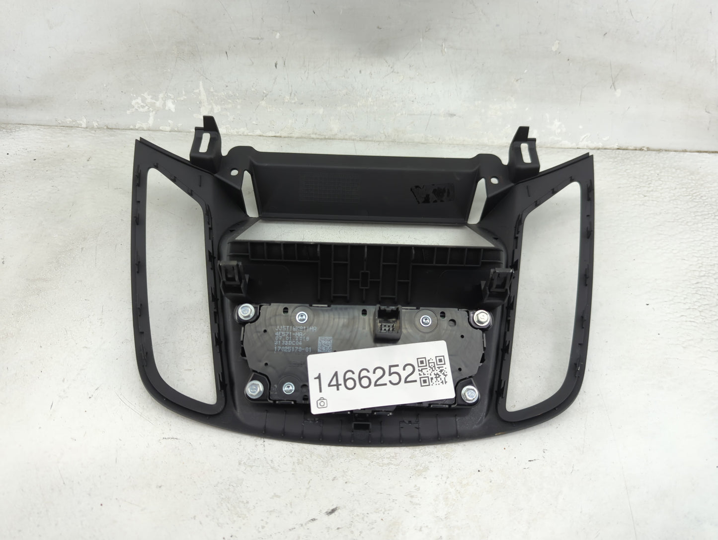 2017-2019 Ford Escape Radio Control Panel Black 1466252 - Oemusedautoparts1.com