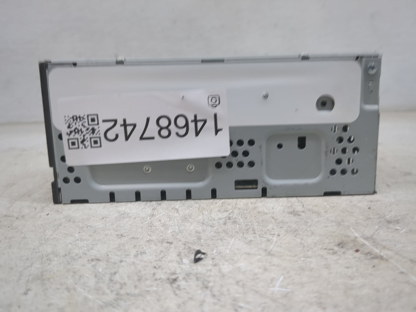 2019 Ford Escape Radio AM FM Cd Player Receiver Replacement P/N:GJ5T-19C107-KA CQ-RJ38N54M Fits OEM Used Auto Parts - Oemuse
