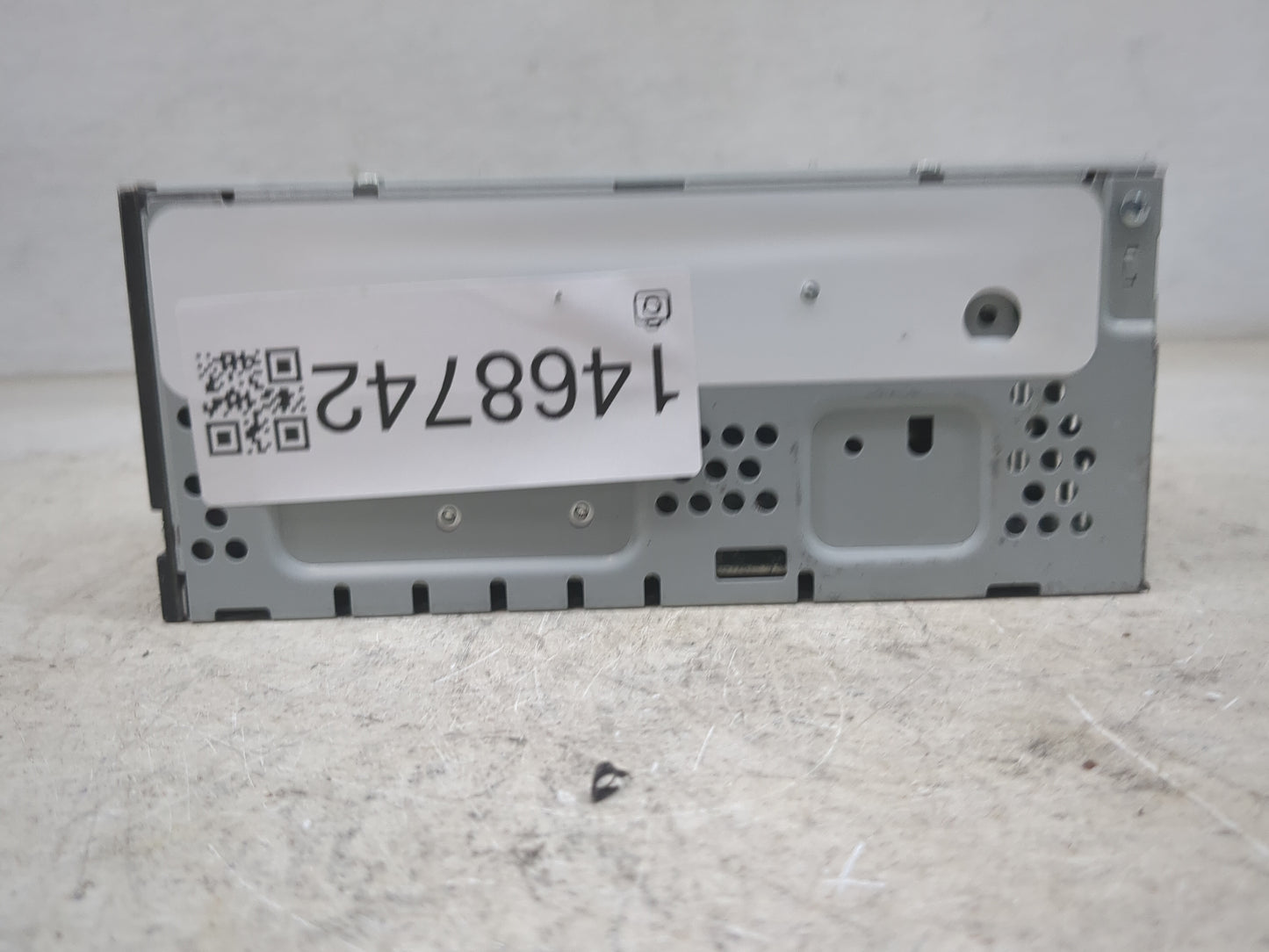 2019 Ford Escape Radio AM FM Cd Player Receiver Replacement P/N:GJ5T-19C107-KA CQ-RJ38N54M Fits OEM Used Auto Parts - Oemuse