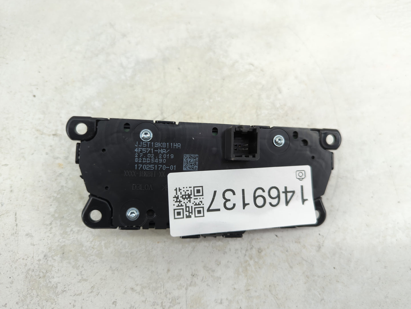 2017-2019 Ford Escape Radio Control Panel 1469137 - Oemusedautoparts1.com