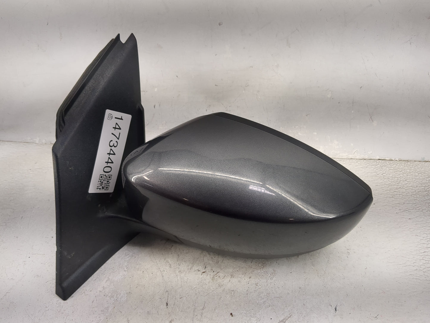 2017-2019 Ford Escape Driver Side View Mirror - Left Door Mirror OEM Used - Oemusedautoparts1.com