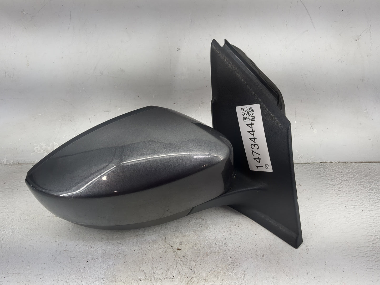 2017-2019 Ford Escape Passenger Side View Mirror - Right Door Mirror OEM Used - Oemusedautoparts1.com