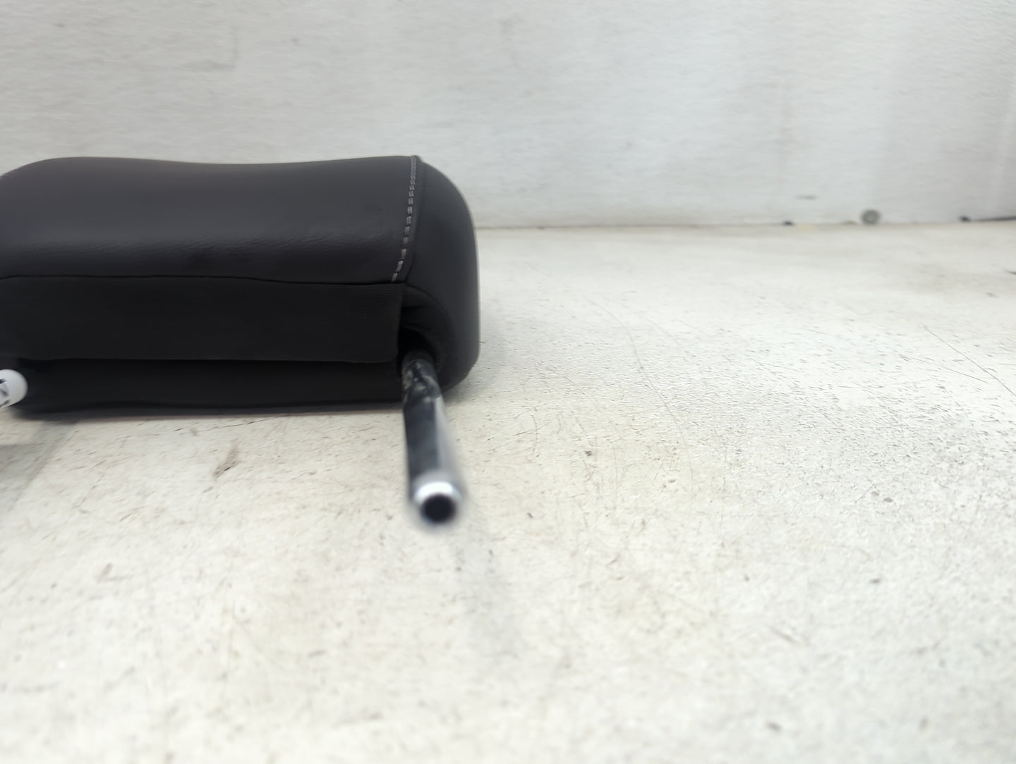 2019 Ford Escape Headrest Head Rest Front Driver Seat Black 1473499 - Oemusedautoparts1.com